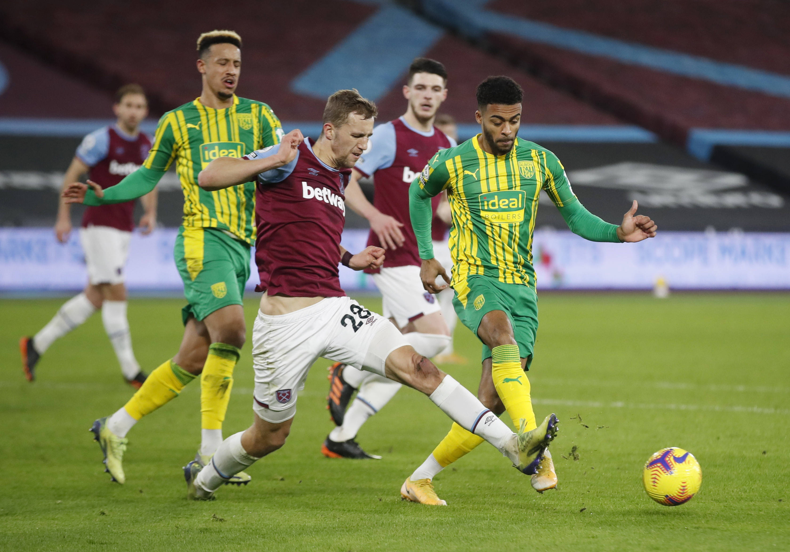 B費更多的 B費更多的